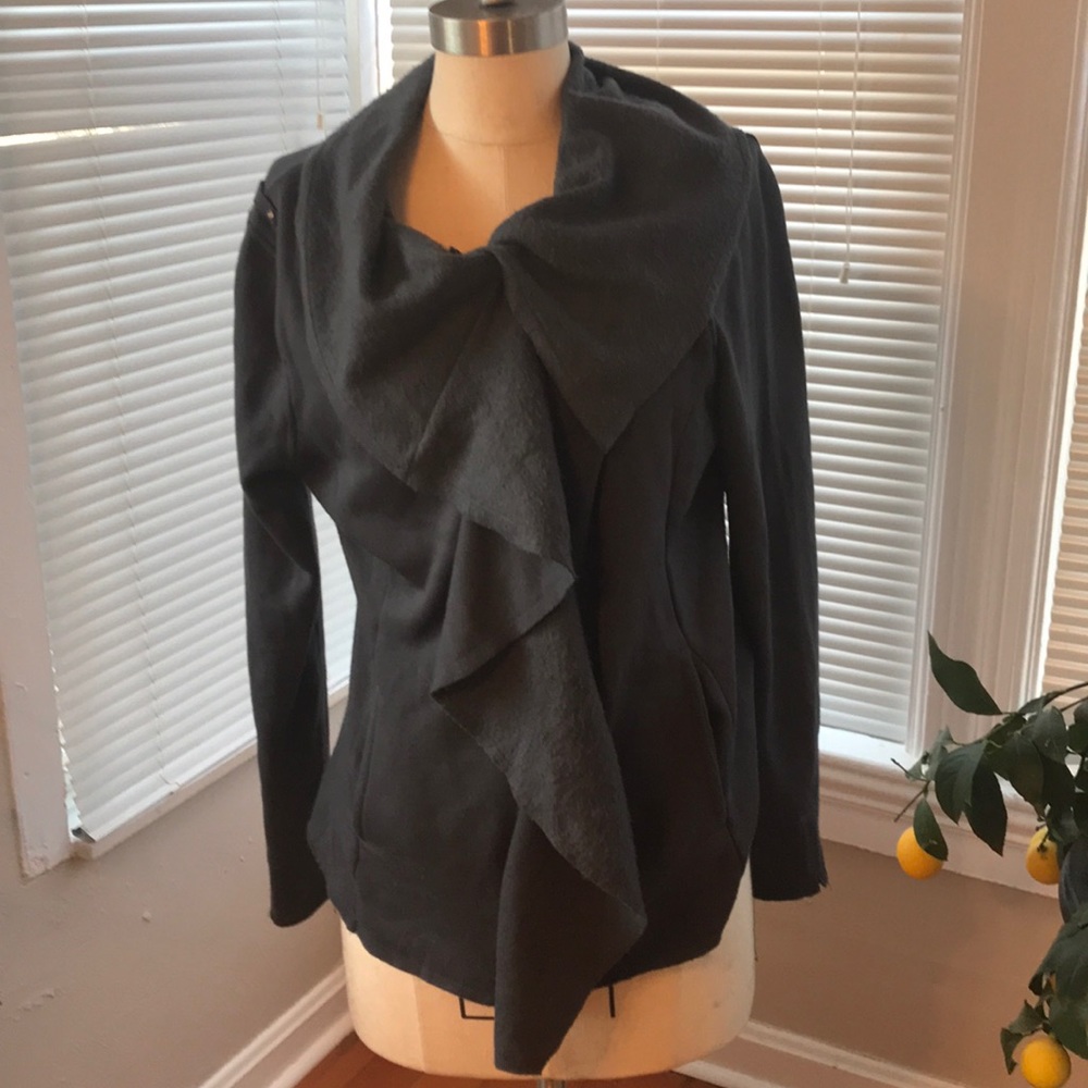 🎉SALE🎉Blanc Noir zip ruffle sweater